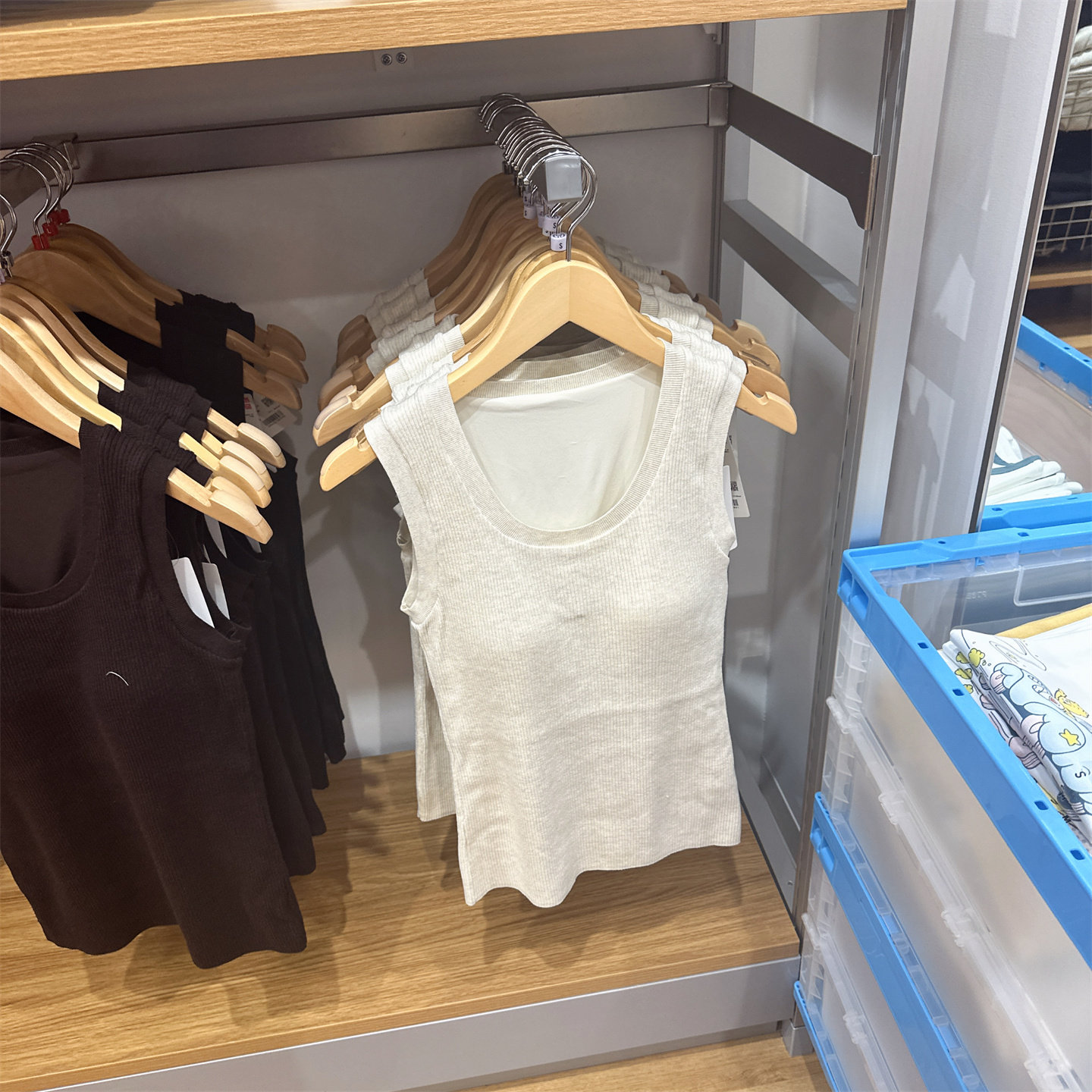 优衣库正品女款可洗涤针织文胸图片