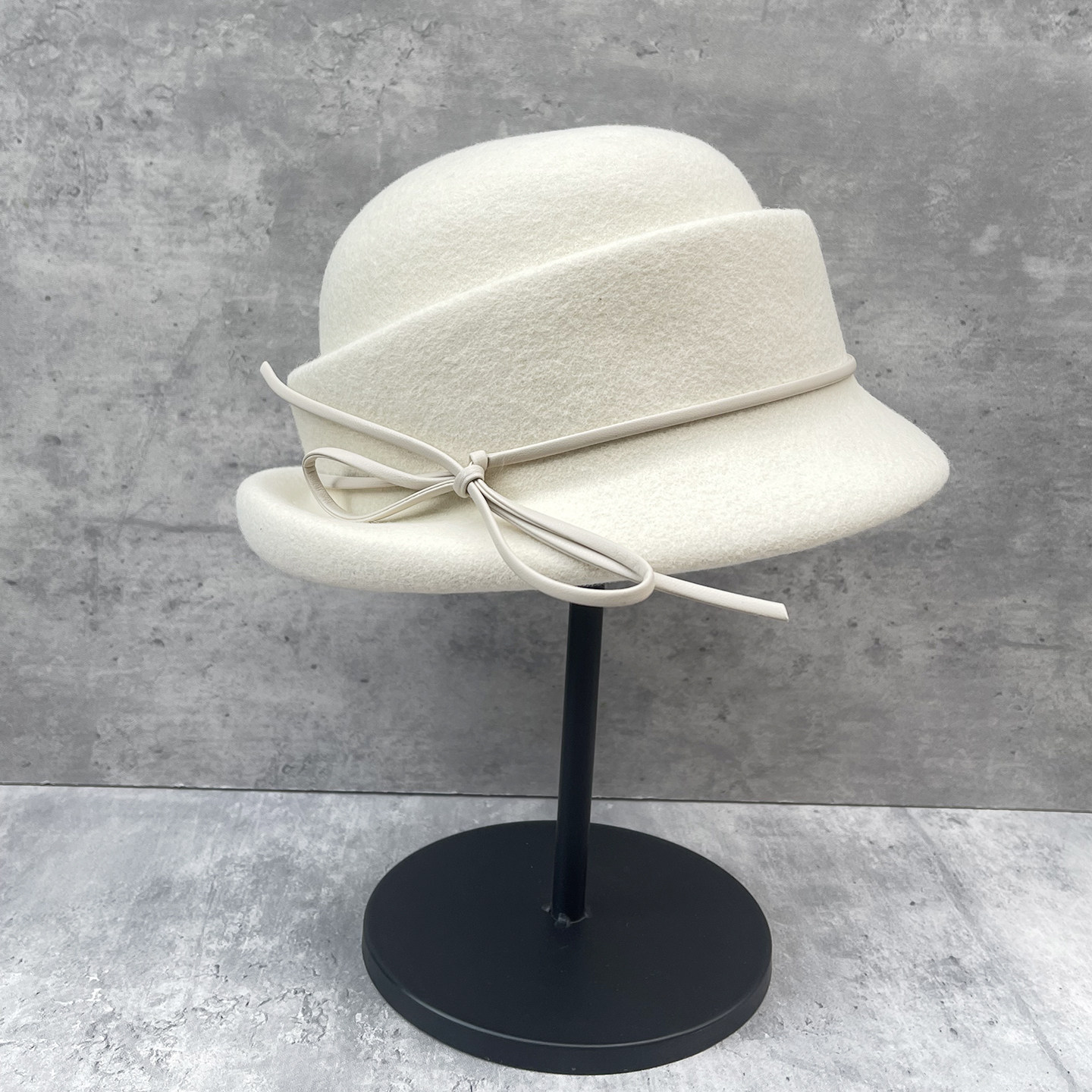 千金风羊毛帽女冬季白色卷边皮条蝴蝶结优雅保暖礼帽时尚百搭女帽