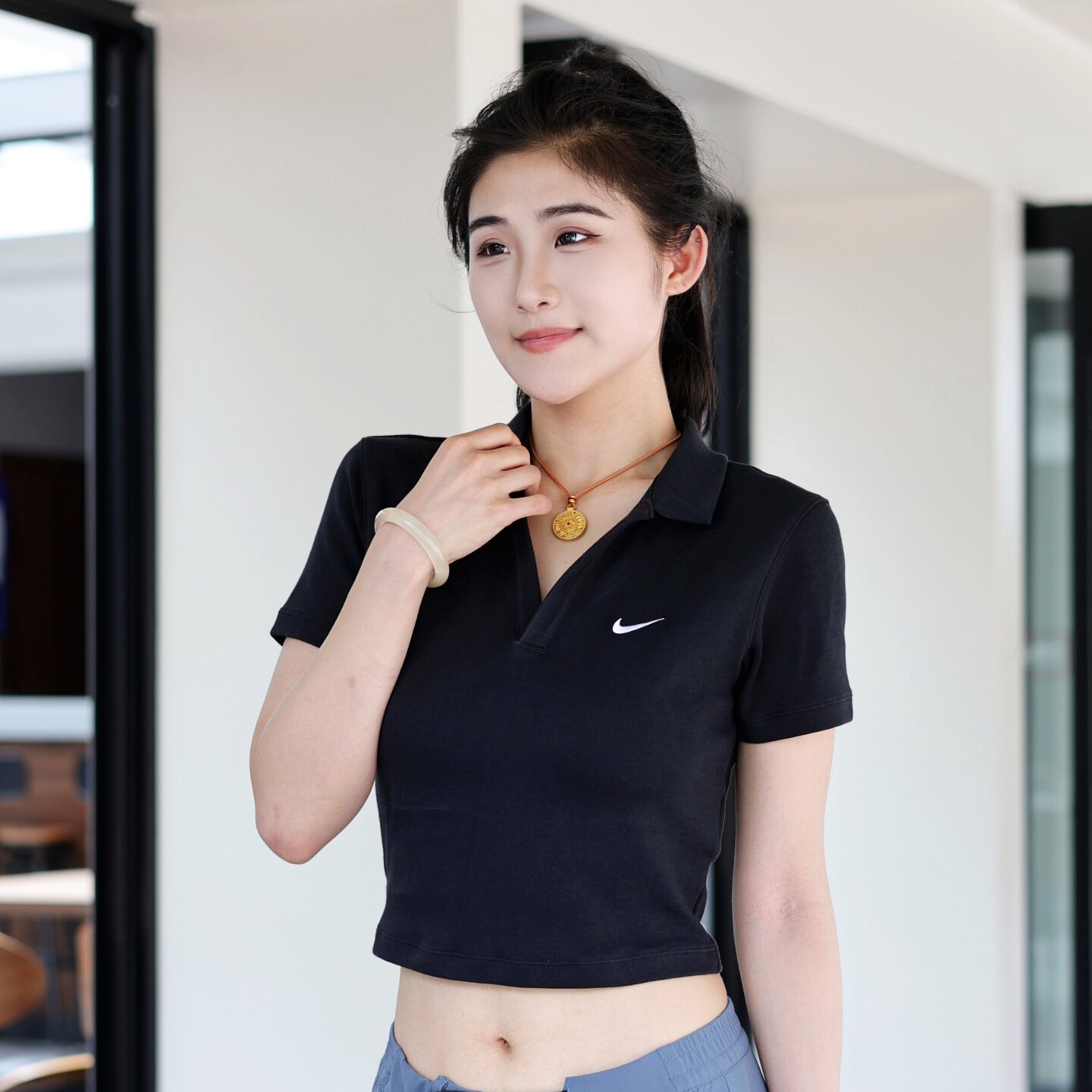 Nike耐克女运动POLO衫修身时尚显身材深V露腰舒适透气短袖DV7885