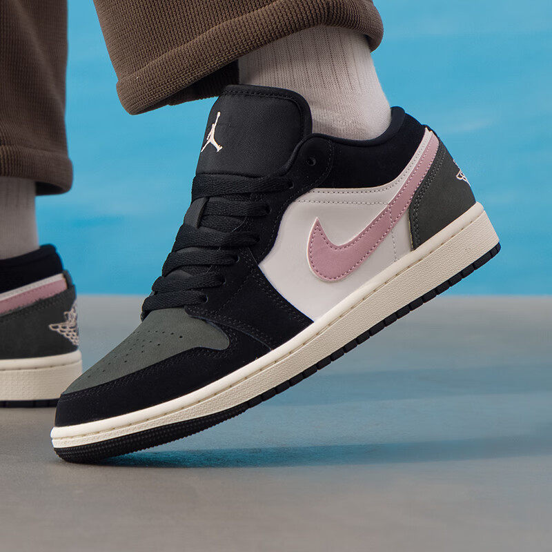 NIKE耐克男鞋运动鞋场下潮流时尚低帮休闲篮球鞋 II3788