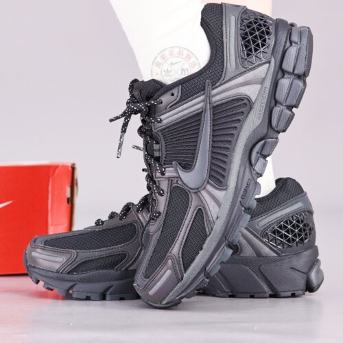 Nike耐克跑鞋男鞋25秋冬ZOOM VOMERO 5缓震轻便运动休闲鞋IM6597 - 封面