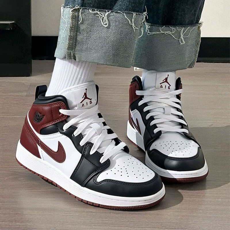 NIKE耐克儿童休闲鞋AIRJORDAN1潮流运动耐磨透气中帮篮球鞋HF3193