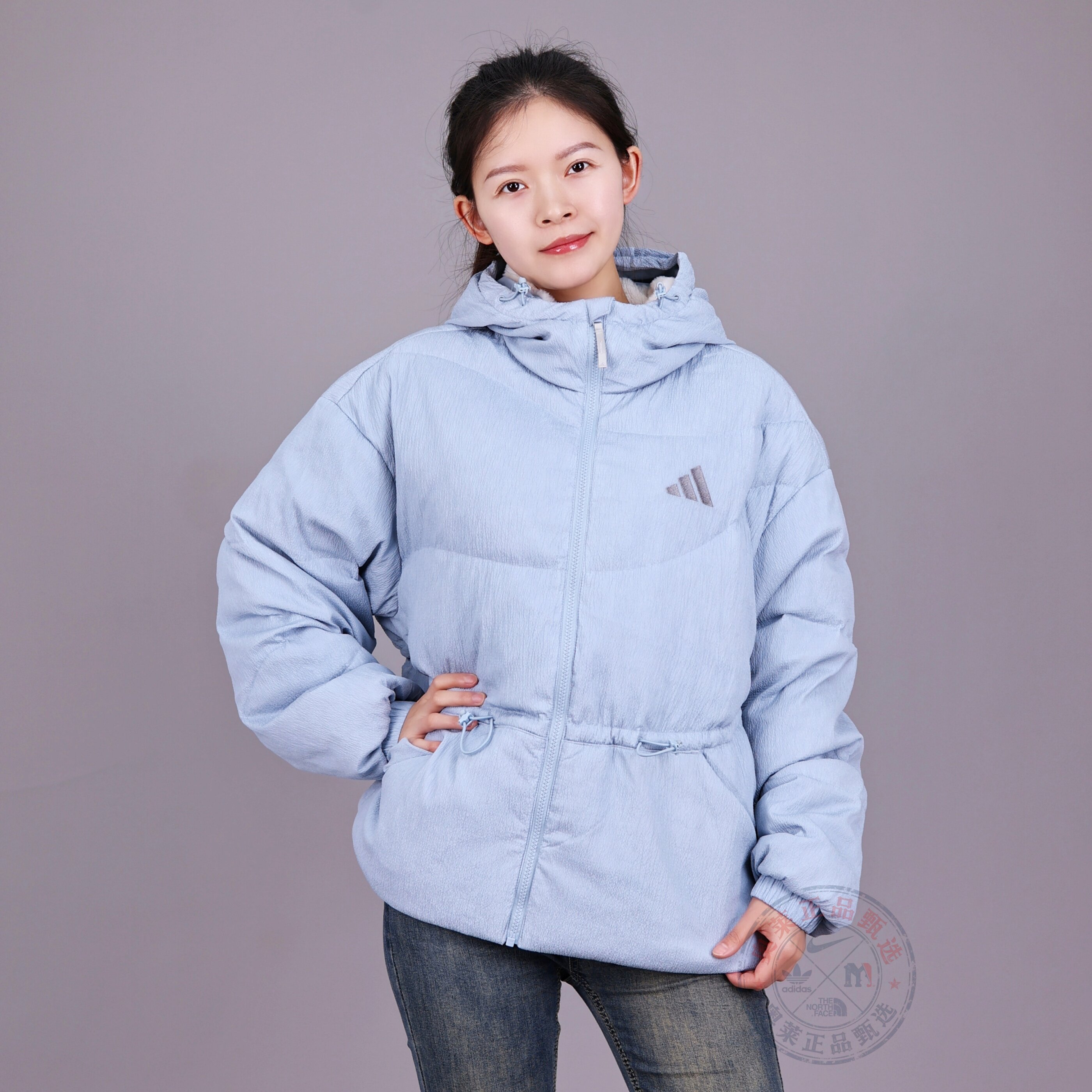 Adidas阿迪达斯女子秋冬防风600蓬鸭绒连帽运动羽绒服外套JG5930