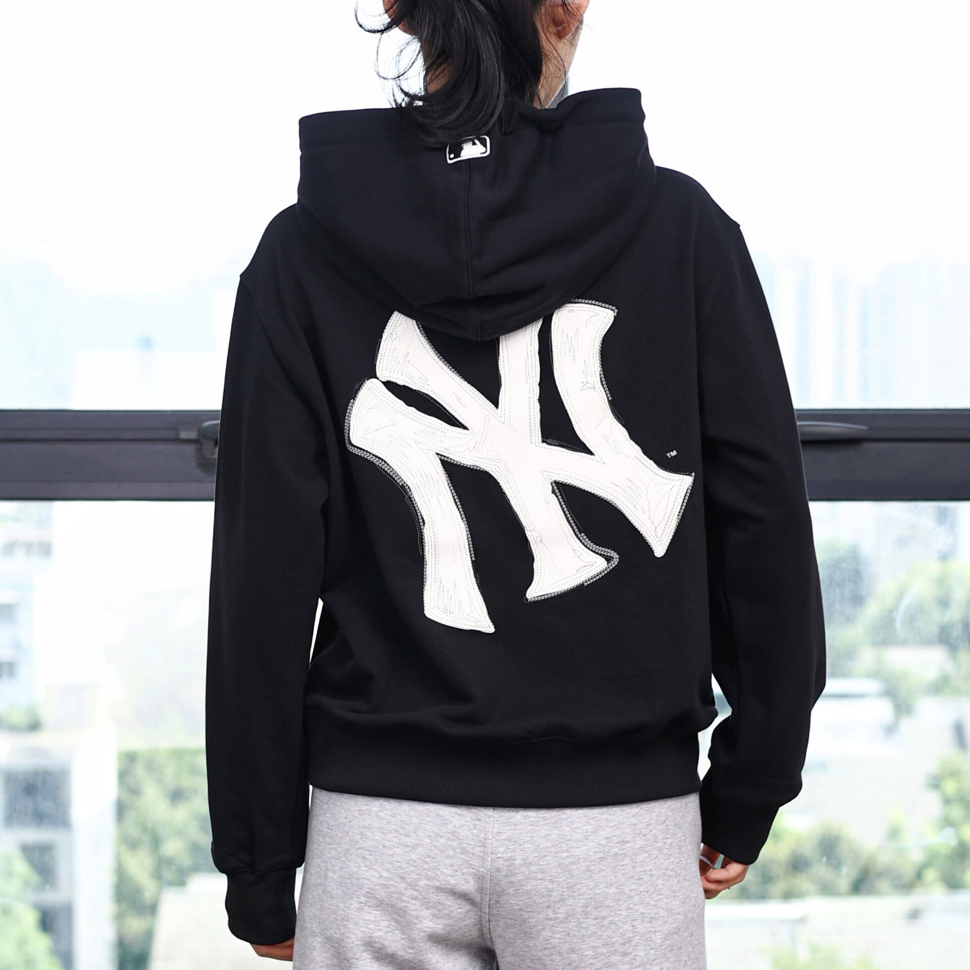 MLB情侣MY大背标连帽休闲卫衣
