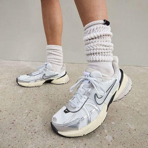 Nike耐克女子经典休闲运动鞋
