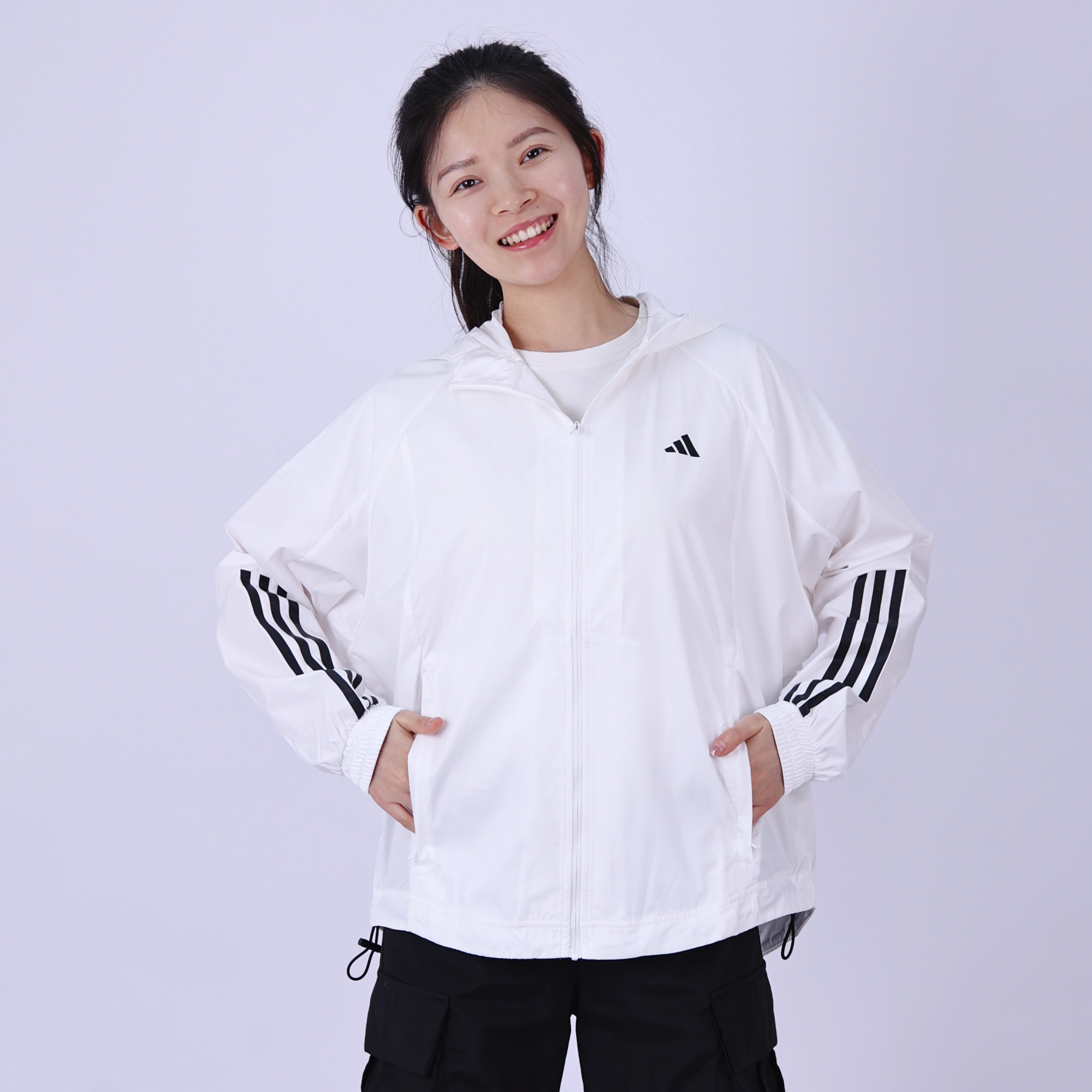 Adidas阿迪达斯女防风夹克外套