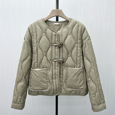 C●2025冬季新品 牛角扣短款羽绒服女宽松休闲百搭保暖外套9077
