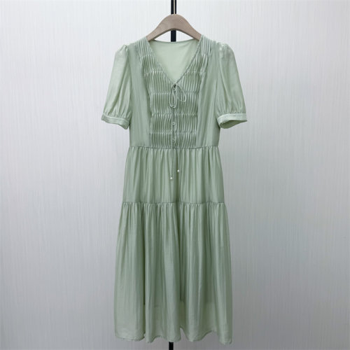 香●2026夏季新品 法式v领连衣裙女气质显瘦小清新a字茶歇裙2201