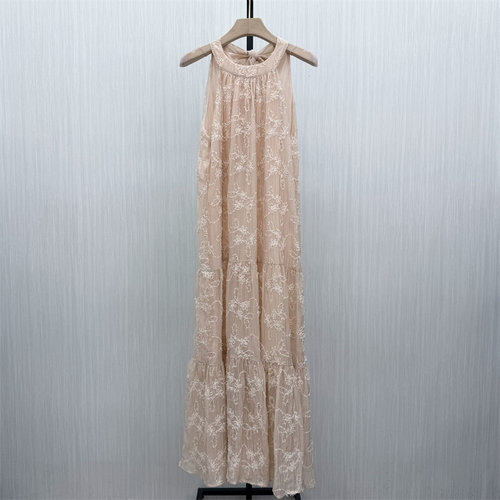 伊●2026夏季新品 法式挂脖连衣裙女海边度假风无袖a字长裙138