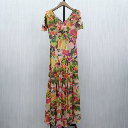 伊●2026夏季新品 法式碎花连衣裙女气质显瘦小清新a字茶歇裙3206
