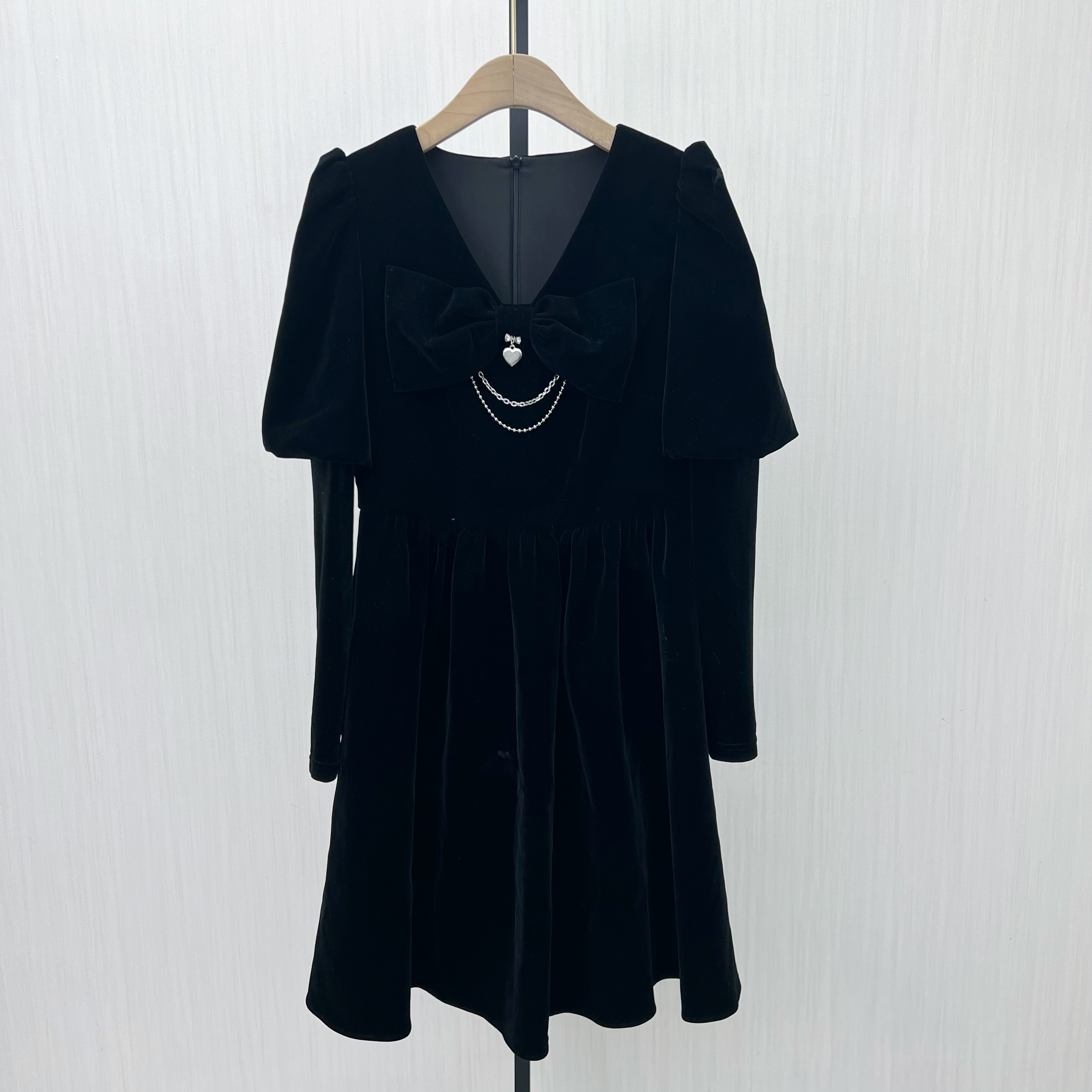 KA●2025冬季新品 高级感丝绒连衣裙女法式复古小众气质裙子7481