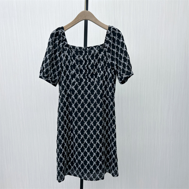 迪●2025夏季新品 法式方领连衣裙女气质显瘦小清新a字茶歇裙1335