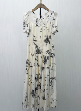恩●2026夏季新品 法式碎花连衣裙女气质显瘦小清新a字茶歇裙128