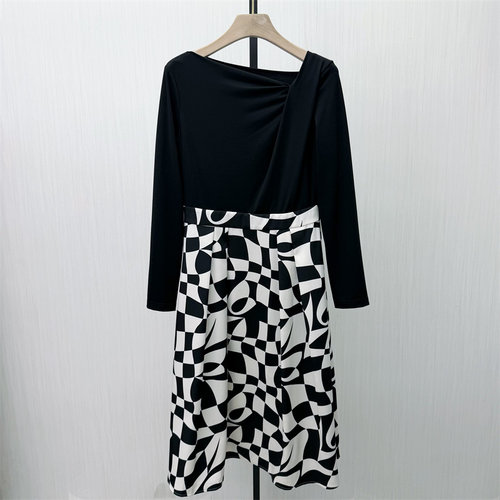 秋S●2026春季新品 赫本风连衣裙女 气质淑女显瘦小黑裙4606