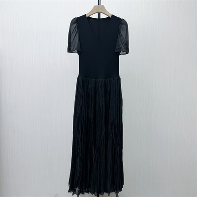 恩●2026夏季新品 针织拼接假两件连衣裙女气质修身显瘦长裙133