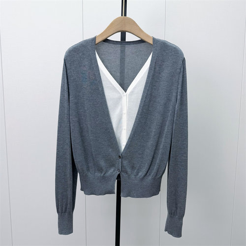 迪●2026秋季新品 假两件针织衫女休闲显瘦简约百搭打底上衣3181