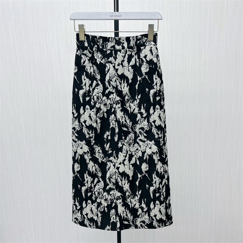 香●2025秋季新品 花色半身裙女高腰显瘦气质通勤直筒裙子1070