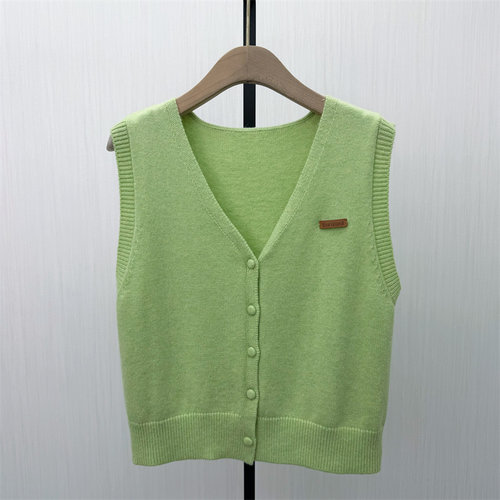 艾W●2026春季新品 v领针织马甲女宽松休闲外穿无袖坎肩背心5618