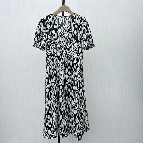 C●2025夏季新品 法式碎花连衣裙女气质显瘦小清新a字茶歇裙7310