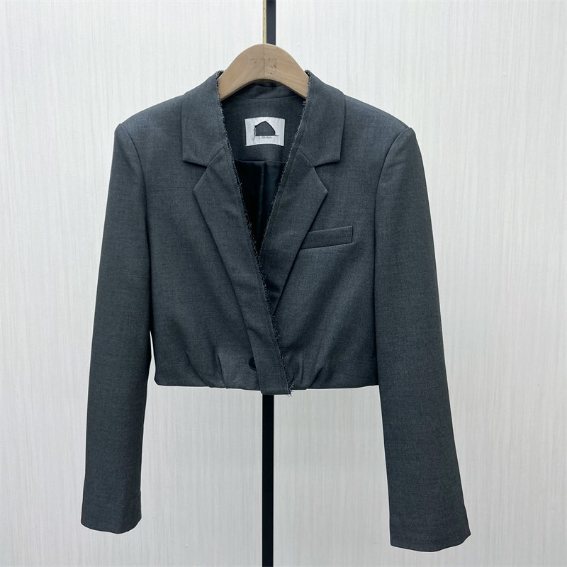 香●2025秋季新品 西装外套女气质通勤百搭高腰短款西服上衣2109