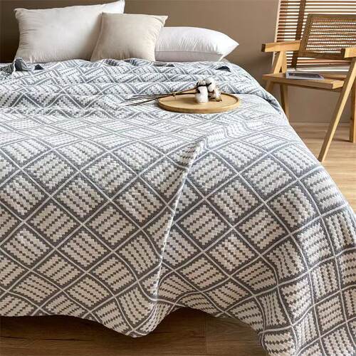 纯棉三层纱布复合提花毛巾被