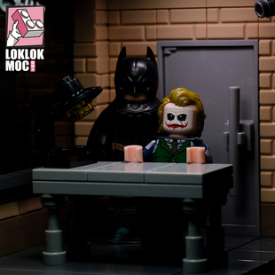 MOC乐高积木希斯莱杰小丑审问审讯室loklokmoc场景黑暗骑士蝙蝠侠