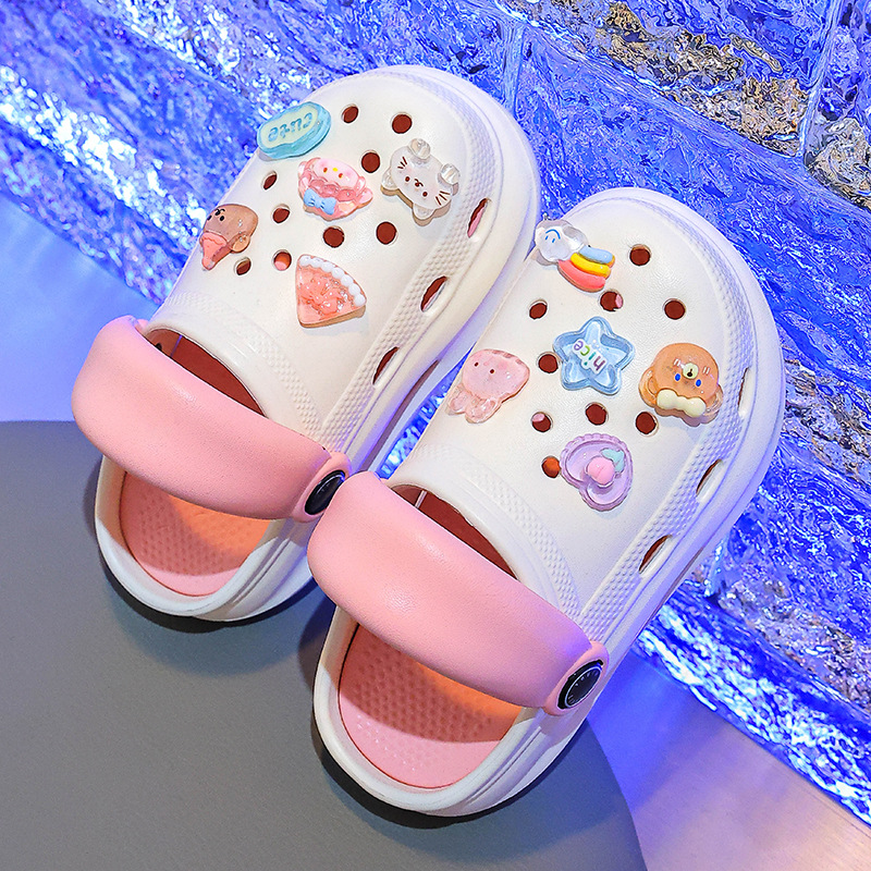儿童拖鞋简约洞洞鞋女孩2025新款夏季外穿女童防滑沙滩凉拖鞋批发