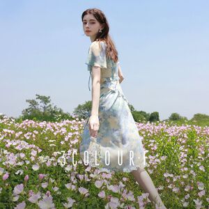 2026年夏季法式独醒小众设计性感开叉荷叶边碎花修身高腰连衣裙女