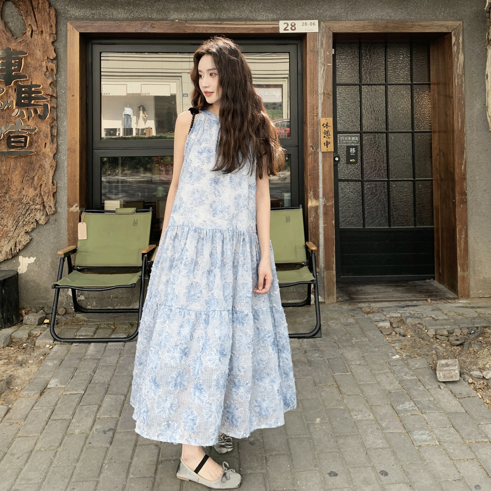 蓝色提花挂脖连衣裙女2025夏季新款高级感法式漂亮宽松绝美茶歇裙,女装连衣裙,乔安迪