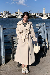 高级感超好看米白色风衣外套女春秋中长款2025年新款流行英伦大衣图片