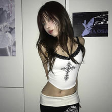 gagaopt2025夏季新款蕾丝花边撞色V领吊带背心不规则短款修身上衣