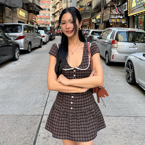 学院风减龄娃娃领短袖连衣裙