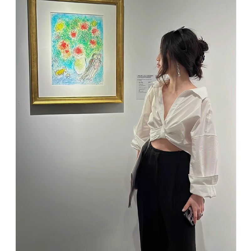 时尚气质V领小心机露脐扭结白色短款衬衫上衣女秋季新款百搭减龄