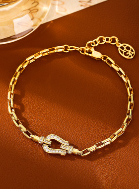 马蹄扣手链镶钻镀金轻奢镂空小众设计感高级感气质时尚精致手饰品