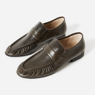 新款 ED06057 W圆头褶皱柔软水洗羊皮低跟乐福鞋 茉莉雅集