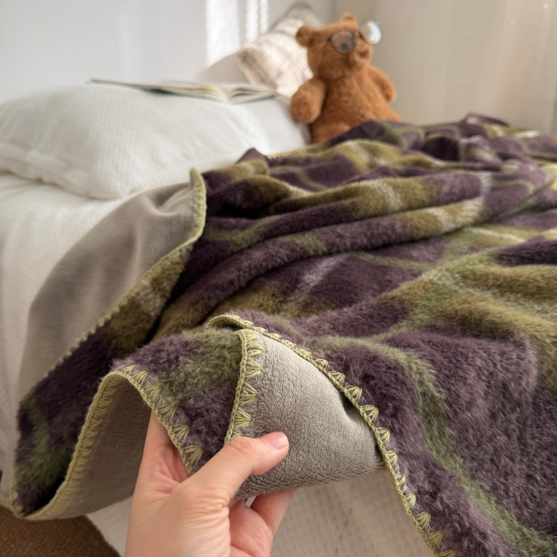 博主风豹纹保暖仿羊绒盖毯格子牛奶绒毯办公室午休毯双面绒沙发毯