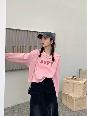 秋冬新款披肩领休闲减龄短卫衣女