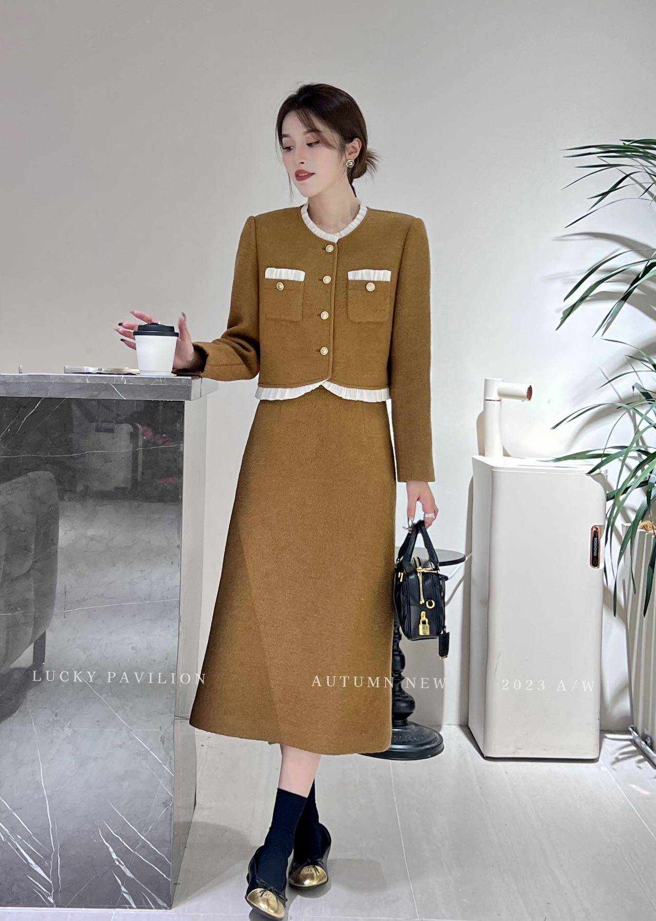 圆领木耳边撞色长袖短外套上衣a字半身裙小香风幸运阁两件套2023