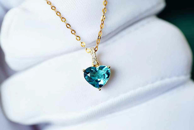 天然lagoon碧玺吊坠，18k金钻石镶嵌，主石尺寸6.7x6.6mm，0.8ct