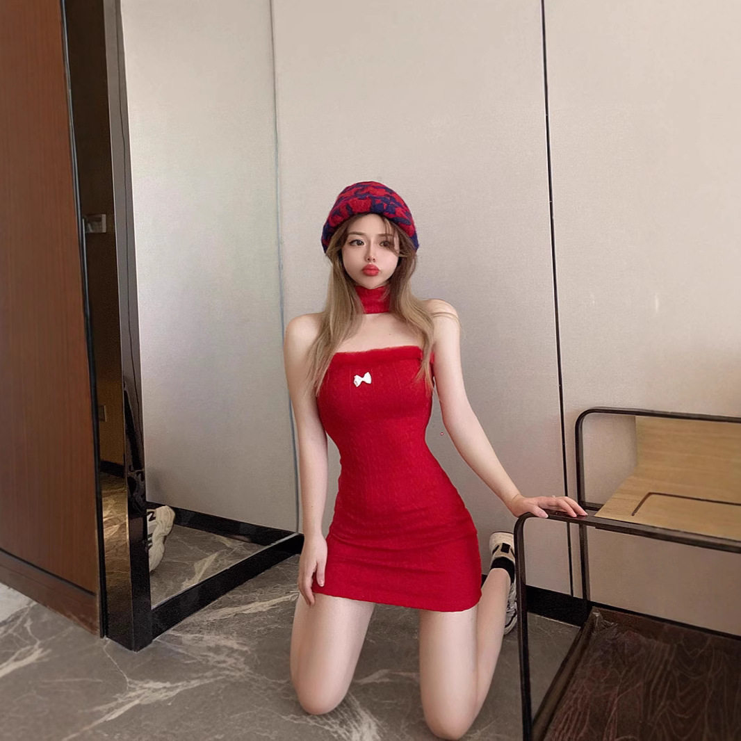 设计感气质性感红色圣诞高腰时尚挂脖无袖连衣裙女紧身修身包臀裙