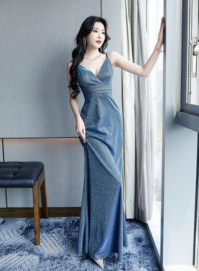 蓝色细闪荡领开衩礼服裙女 秋季性感辣妹吊带连衣裙低胸敬酒服