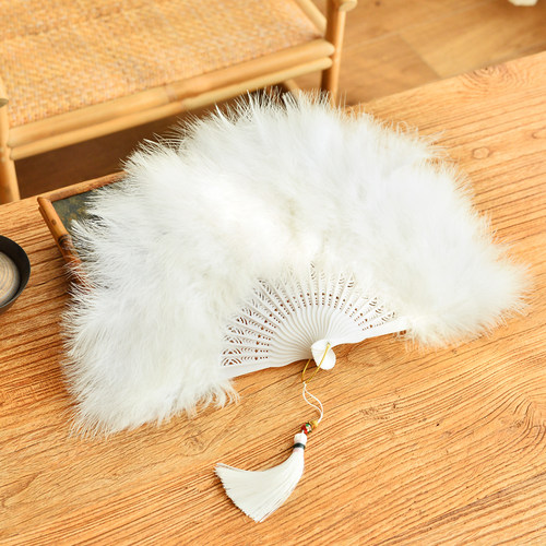 全绒羽毛民国风塑料扇骨折扇