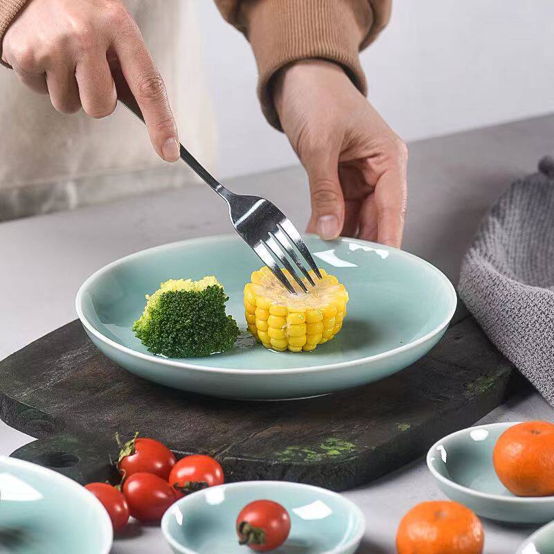 龙泉青瓷深汤盘8寸7寸素面菜盘图片