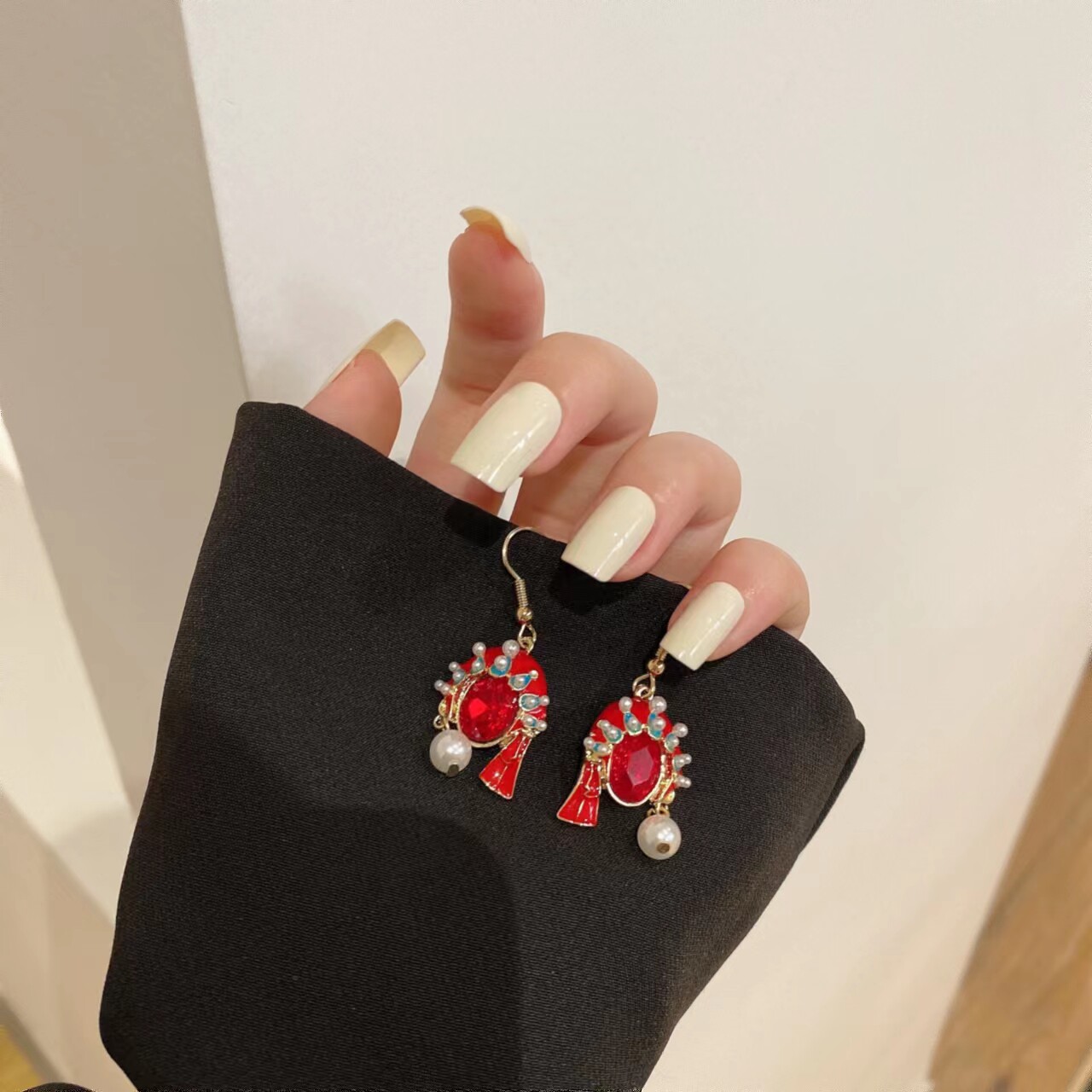 红色脸谱耳环中国风显瘦脸民族耳坠珍珠气质简约汉服百搭耳钉耳夹