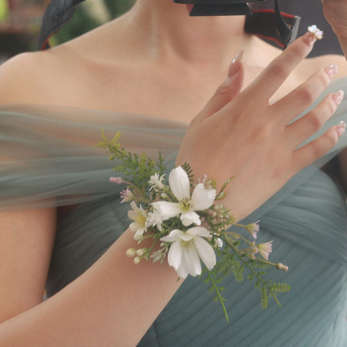 精致婚礼森系紫色蓝色白色婚礼新娘伴娘珍珠高级感手腕花超仙手环