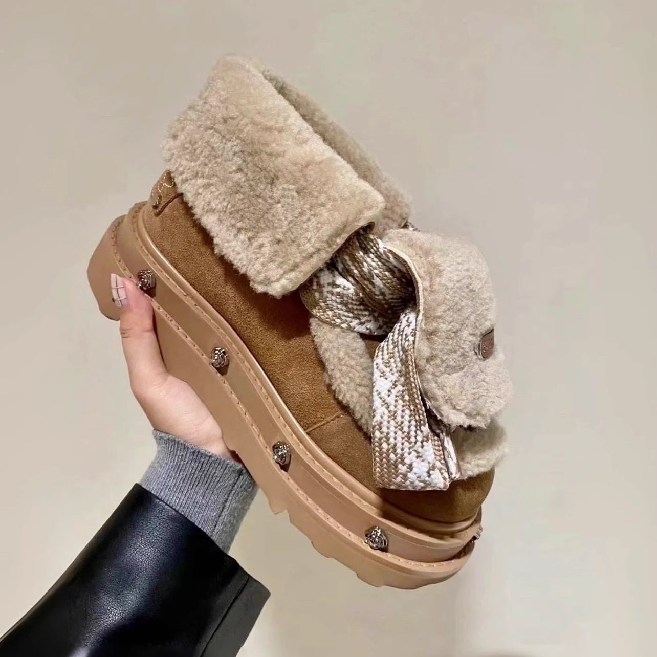 冬季复古翻毛两穿加绒保暖雪地靴