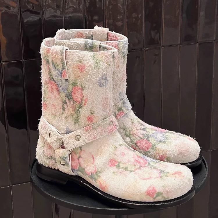高级感真皮花卉图案短靴