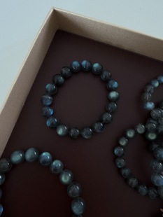 小灯泡天然黑体月光石拉长石蓝光猫眼手链手串