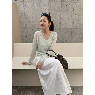THXGIVING简约耐看薄透V领显瘦坑条肌理针织空调开衫2026夏上衣女