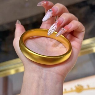 泥鳅背手镯女2025新款仿真黄金色轮胎手镯磨砂简约实心金店同款